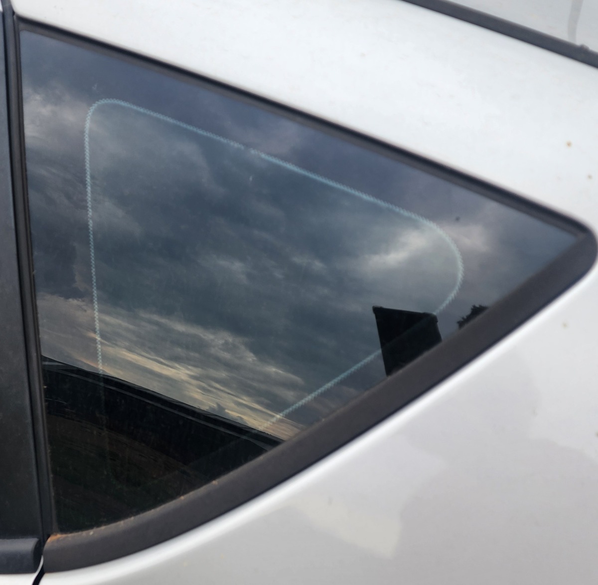 W169 LEFT REAR QUARTER VENT