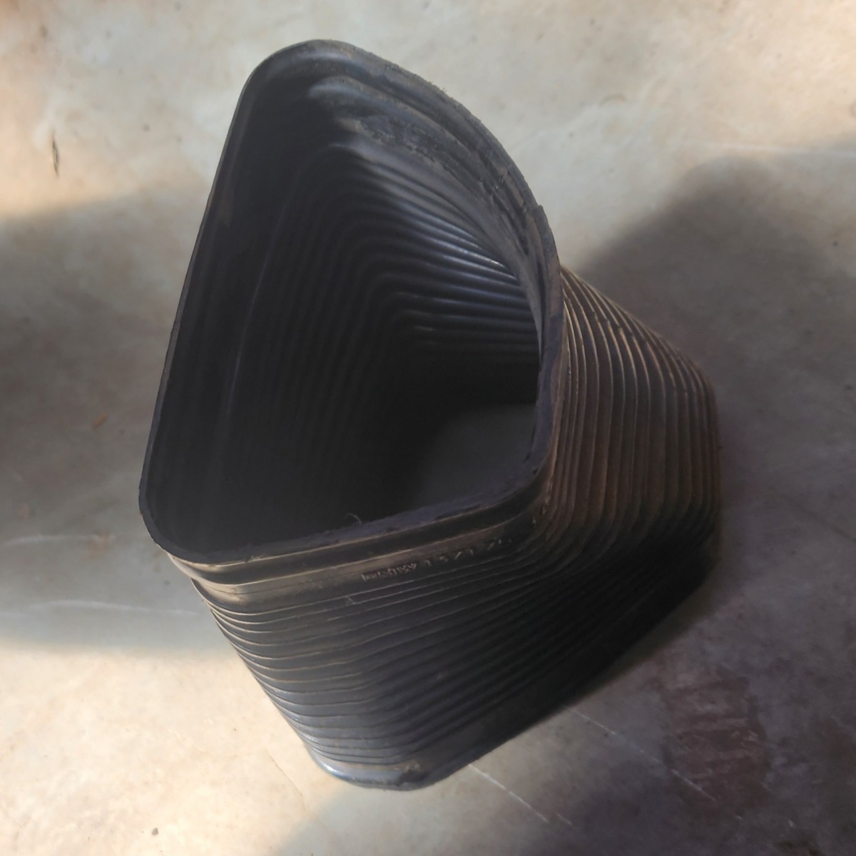 E90 AIR CLEANER RUBBER BOOT
