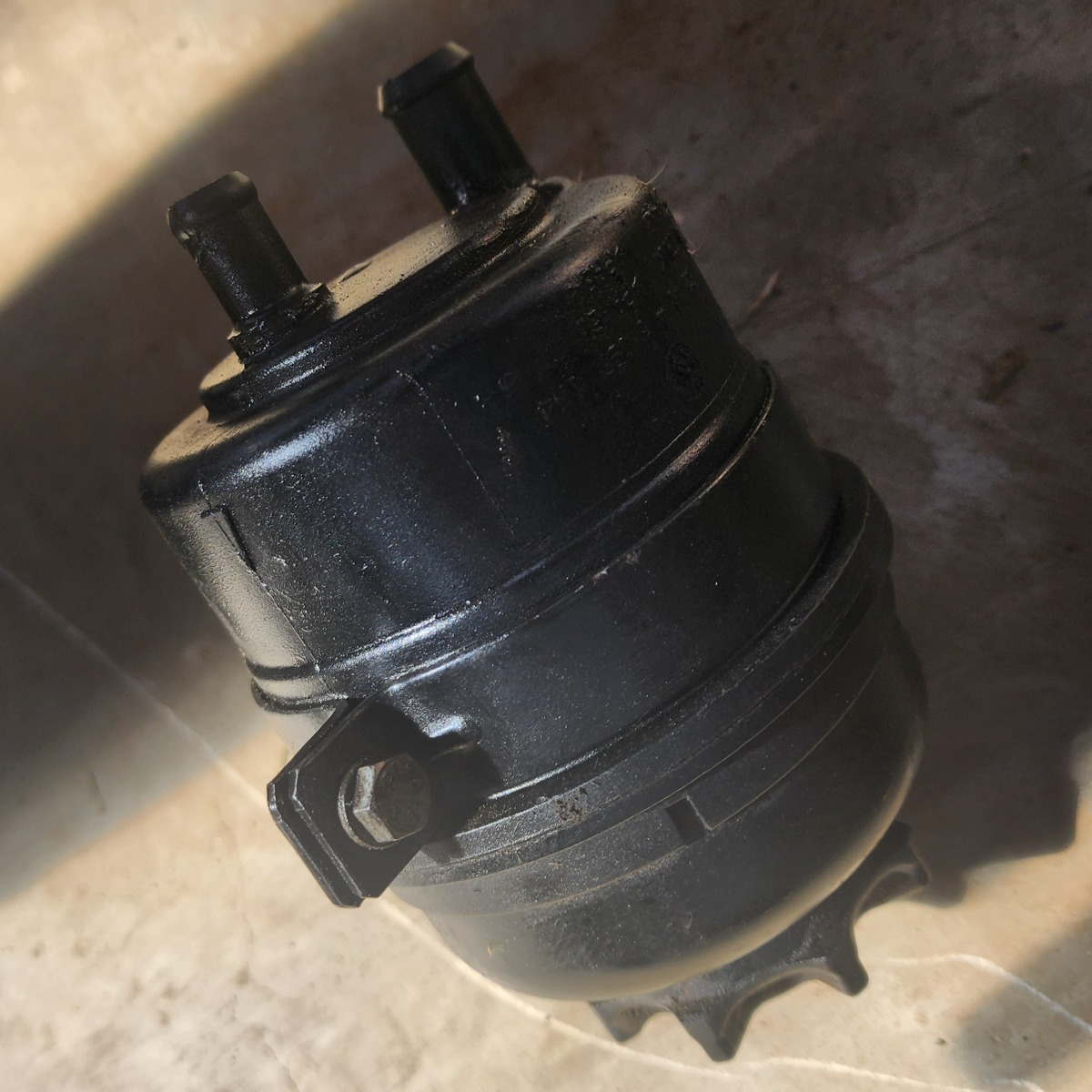 E90 POWER STEERING BOTTLE