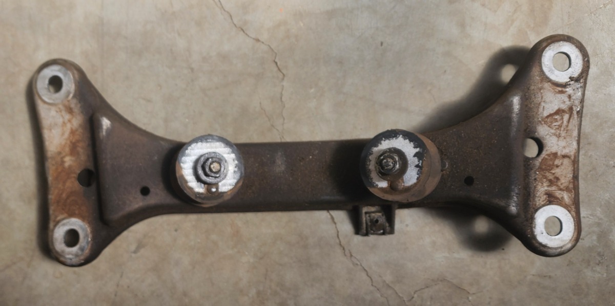 E90 AUTO GEARBOX BRACKET