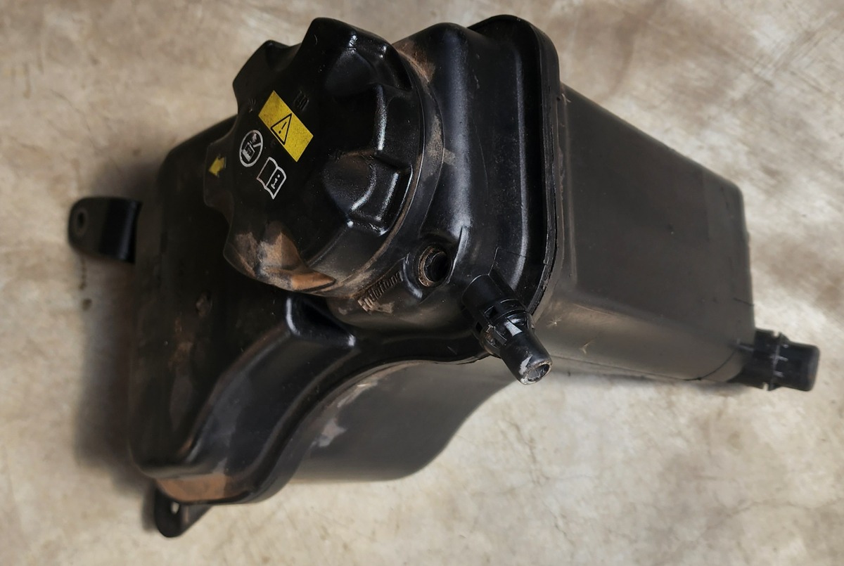 E90 EXPANTION TANK