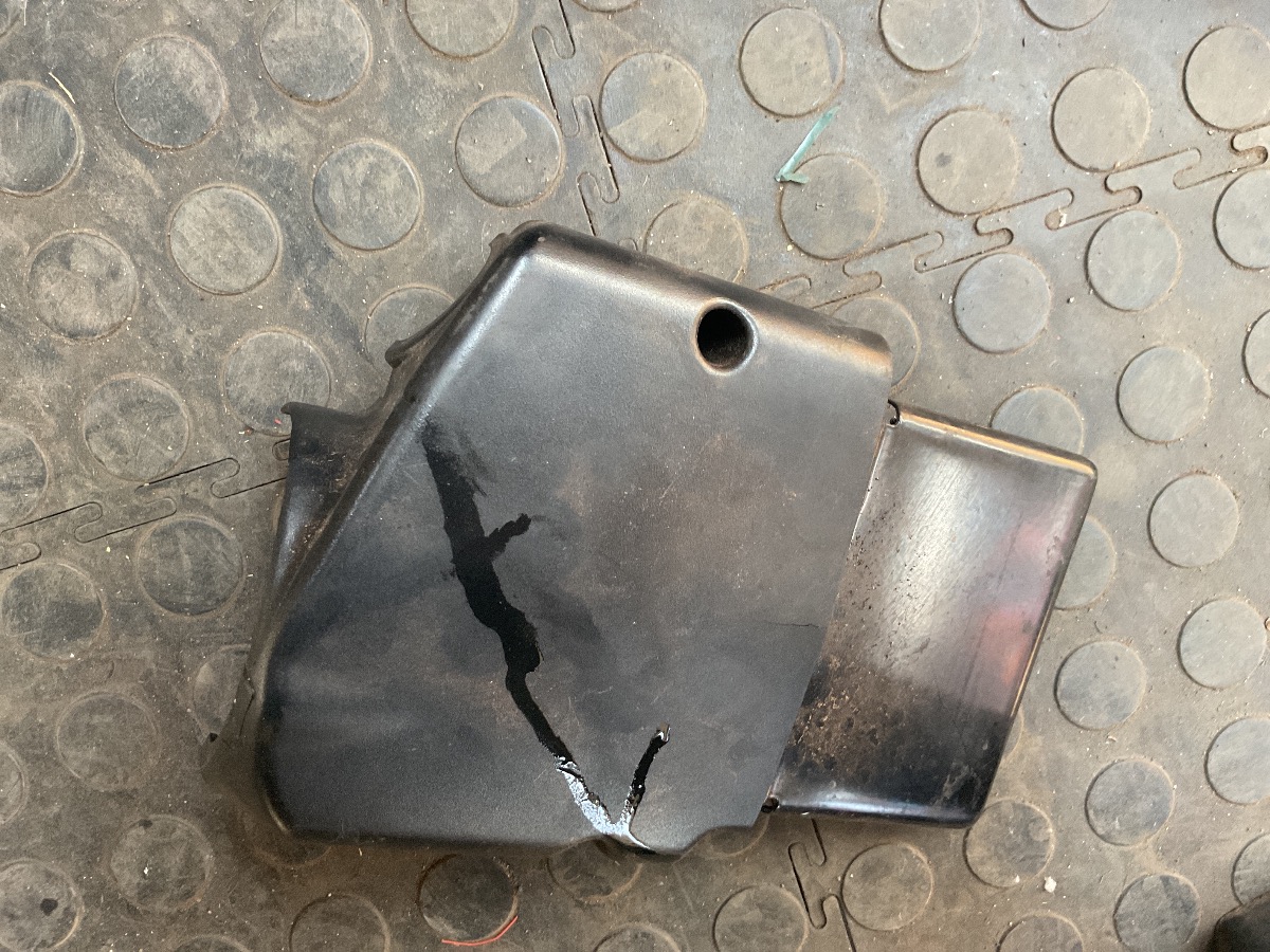 POLO PLAYA Lower steering column trim section