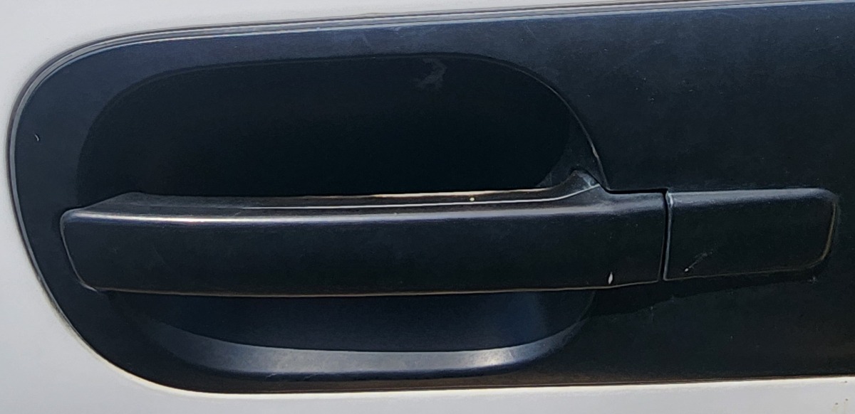 H1 LEFT FRONT DOOR HANDLE
