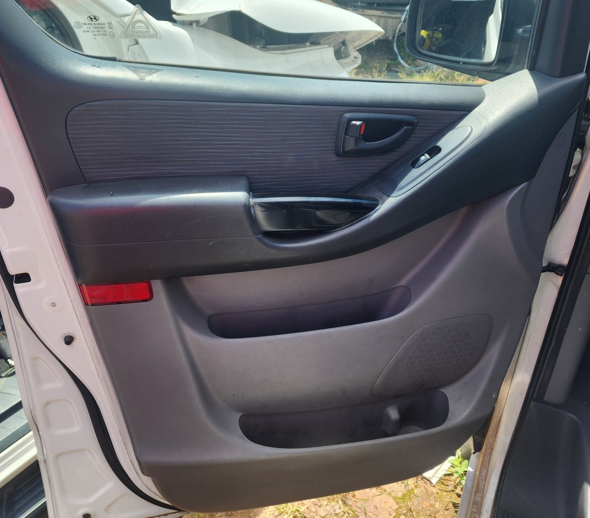 H1 LEFT FRONT DOOR PANEL