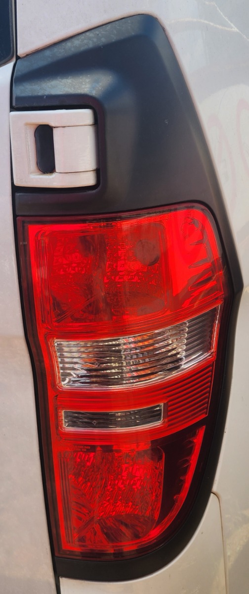 H1 RIGHT TAILLIGHT