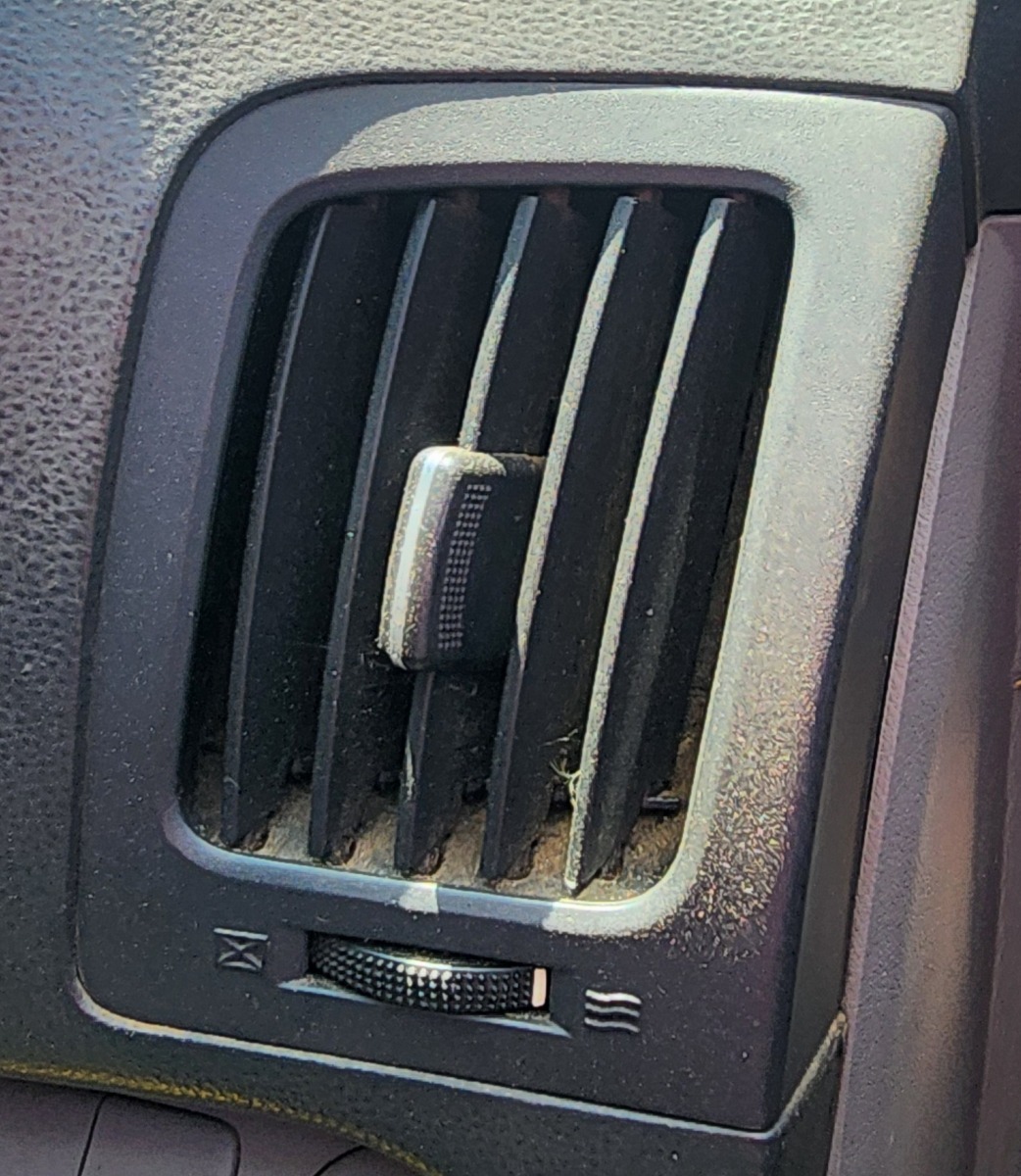 H1 RIGHT DASH VENT