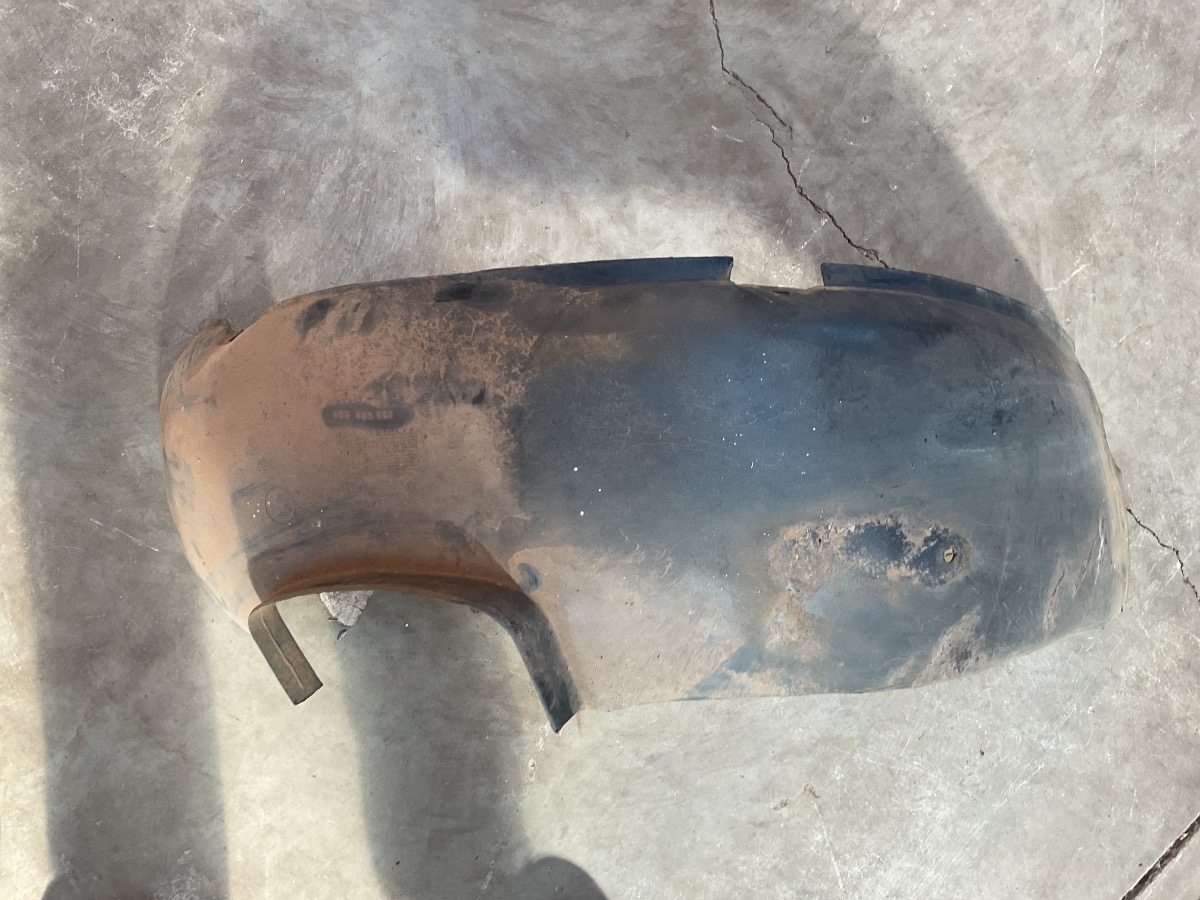 Polo playa Wheel arch liner right front