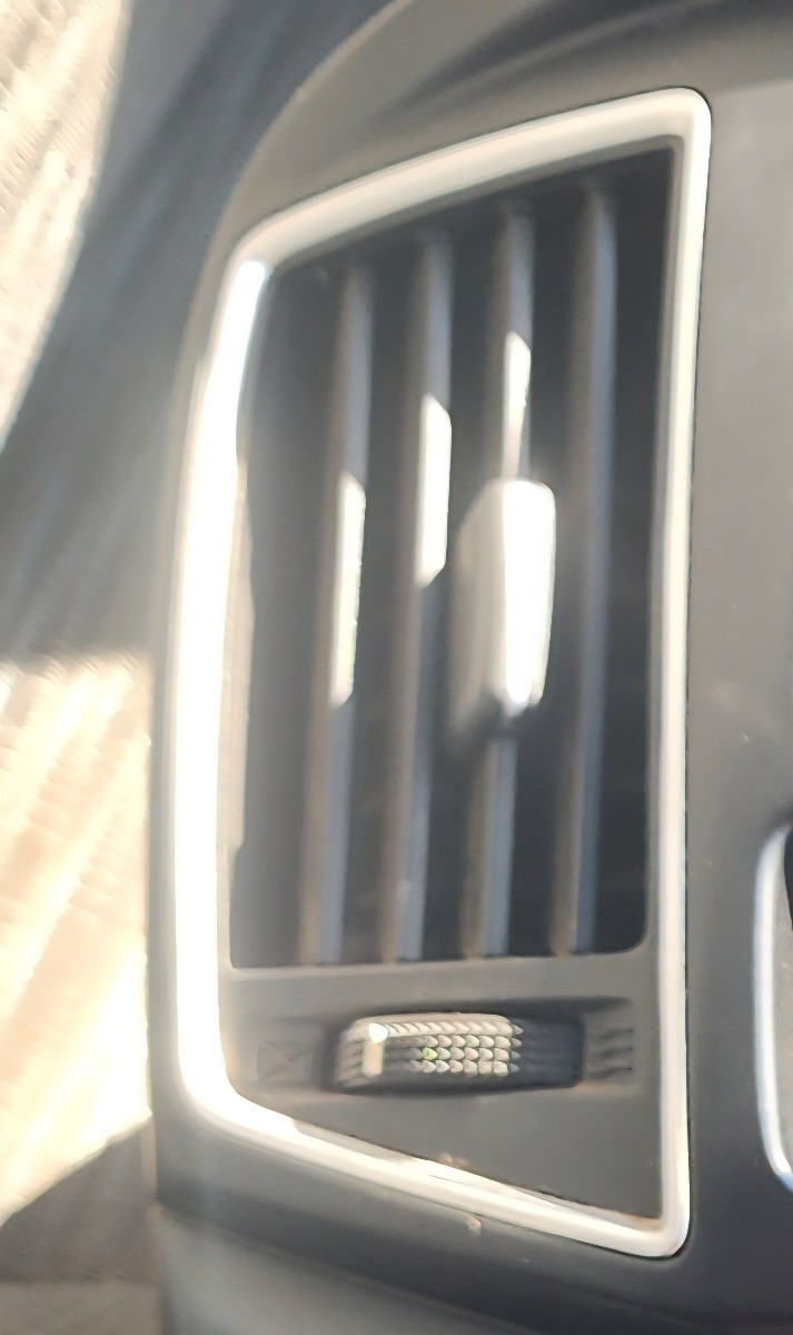 H1 LEFT CENTRE VENT
