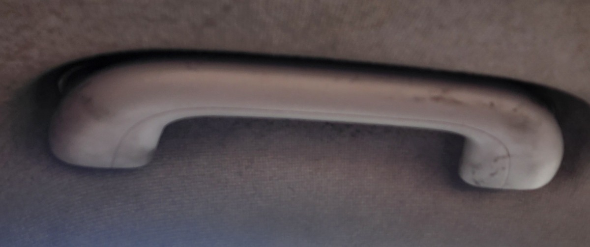 H1 LEFT UPPER GRAB HANDLE