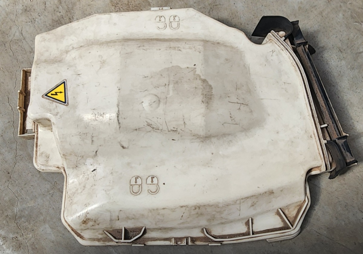 E90 ELECTRONIC BOX COVER