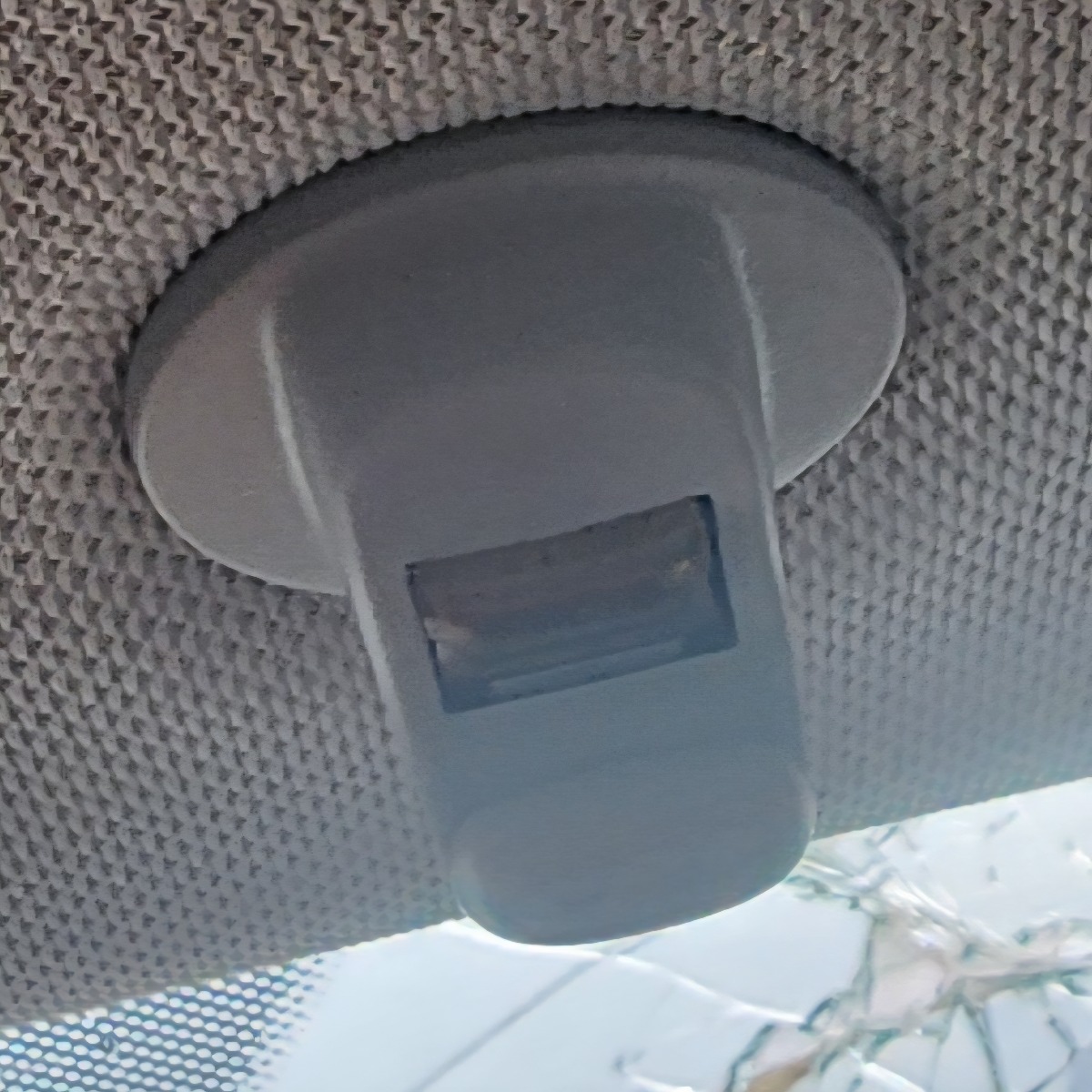 T-CROSS RIGHT SUNVISOR CLIP