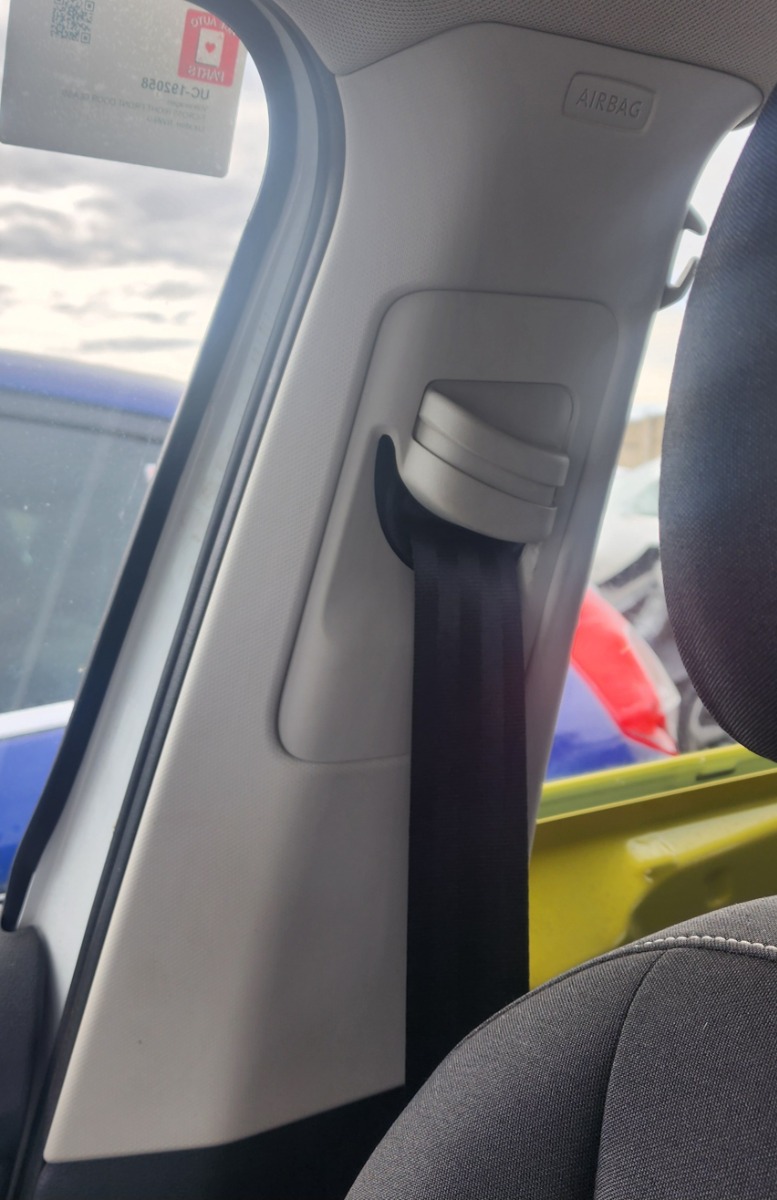 T-CROSS RIGHT B-PILLAR UPPER TRIM
