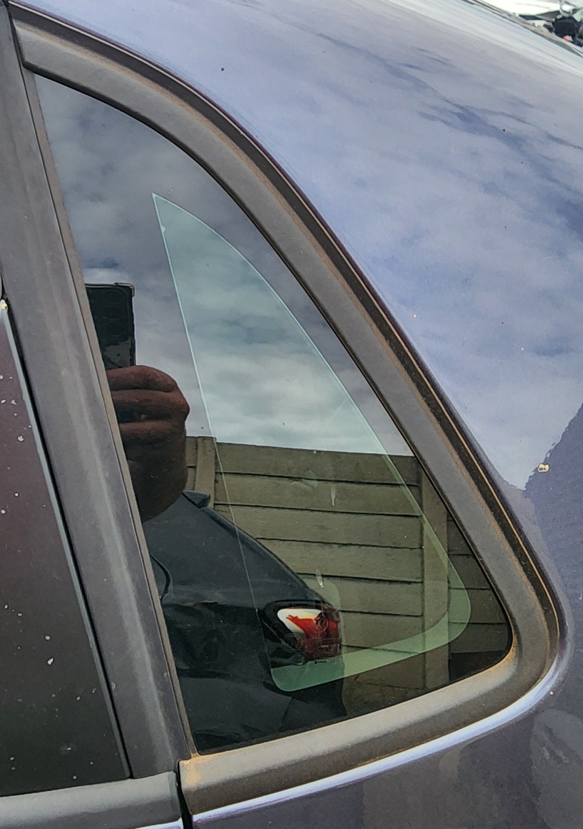 POLO MK2 VIVO LEFT REAR QUARTER VENT