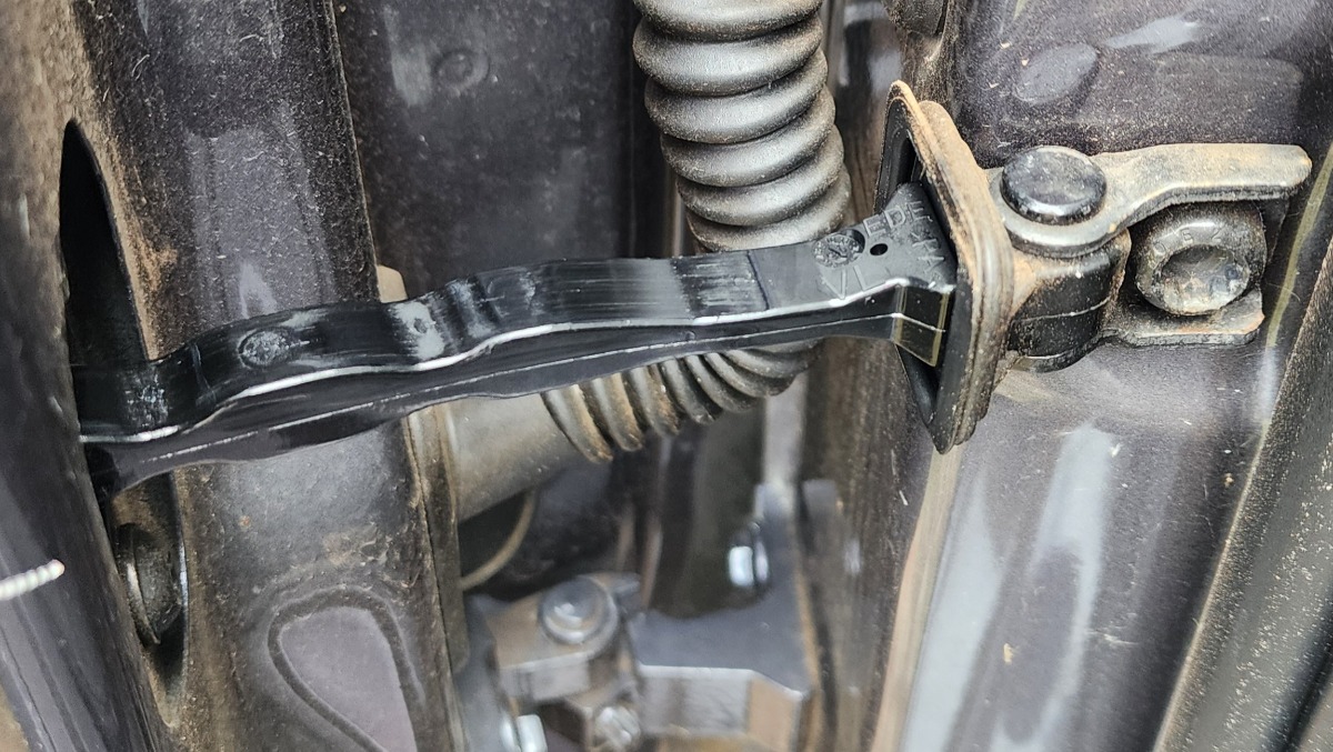 POLO MK2 VIVO LEFT FRONT DOOR STOP