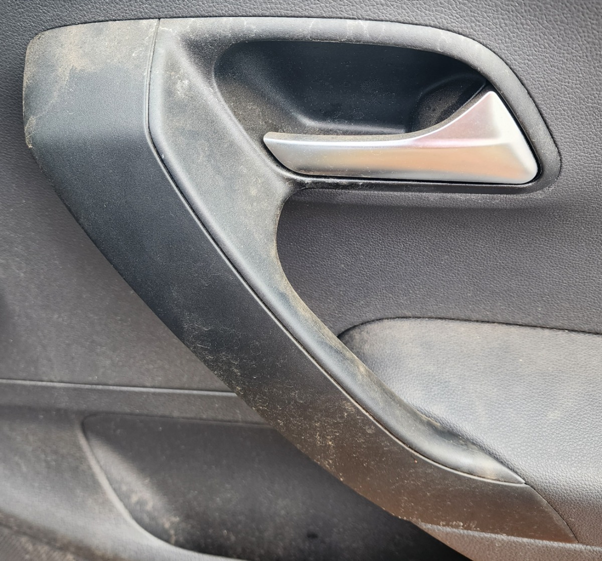 POLO MK2 RIGHT REAR DOOR HANDLE INNER