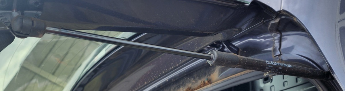 POLO MK2 VIVO RIGHT BOOT SHOCK