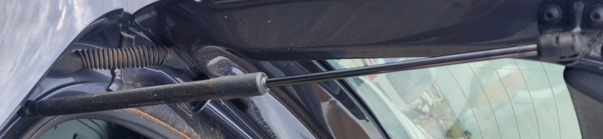 POLO MK2 VIVO LEFT BOOT SHOCK