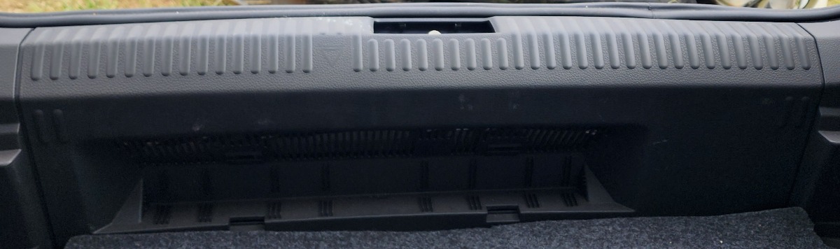 POLO MK2 VIVO REAR END PANEL TRIM