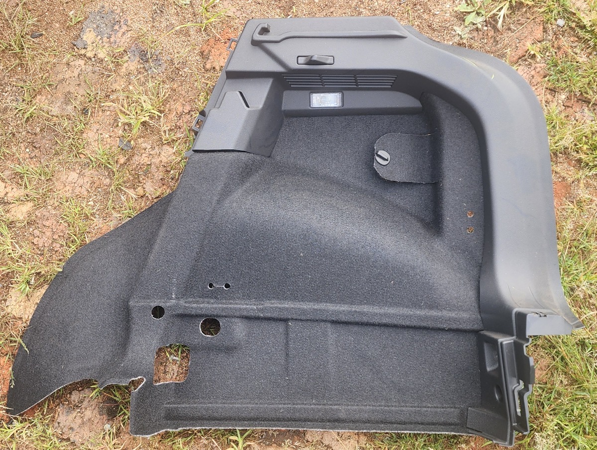T-CROSS INNER BOOT TRIM RIGHT