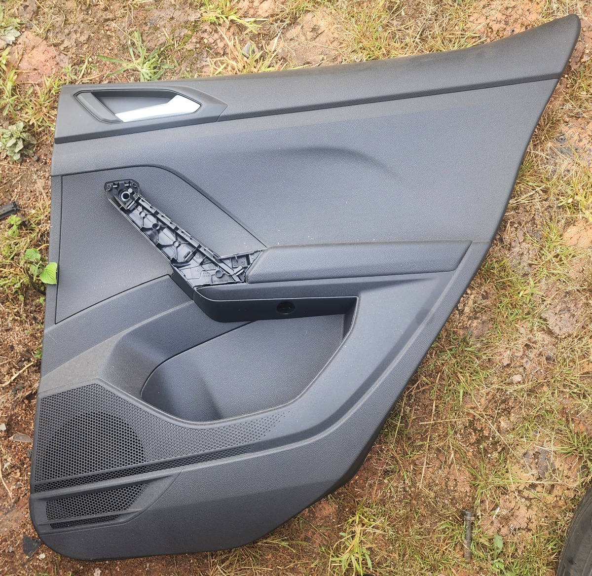 T-CROSS RIGHT REAR DOOR PANEL