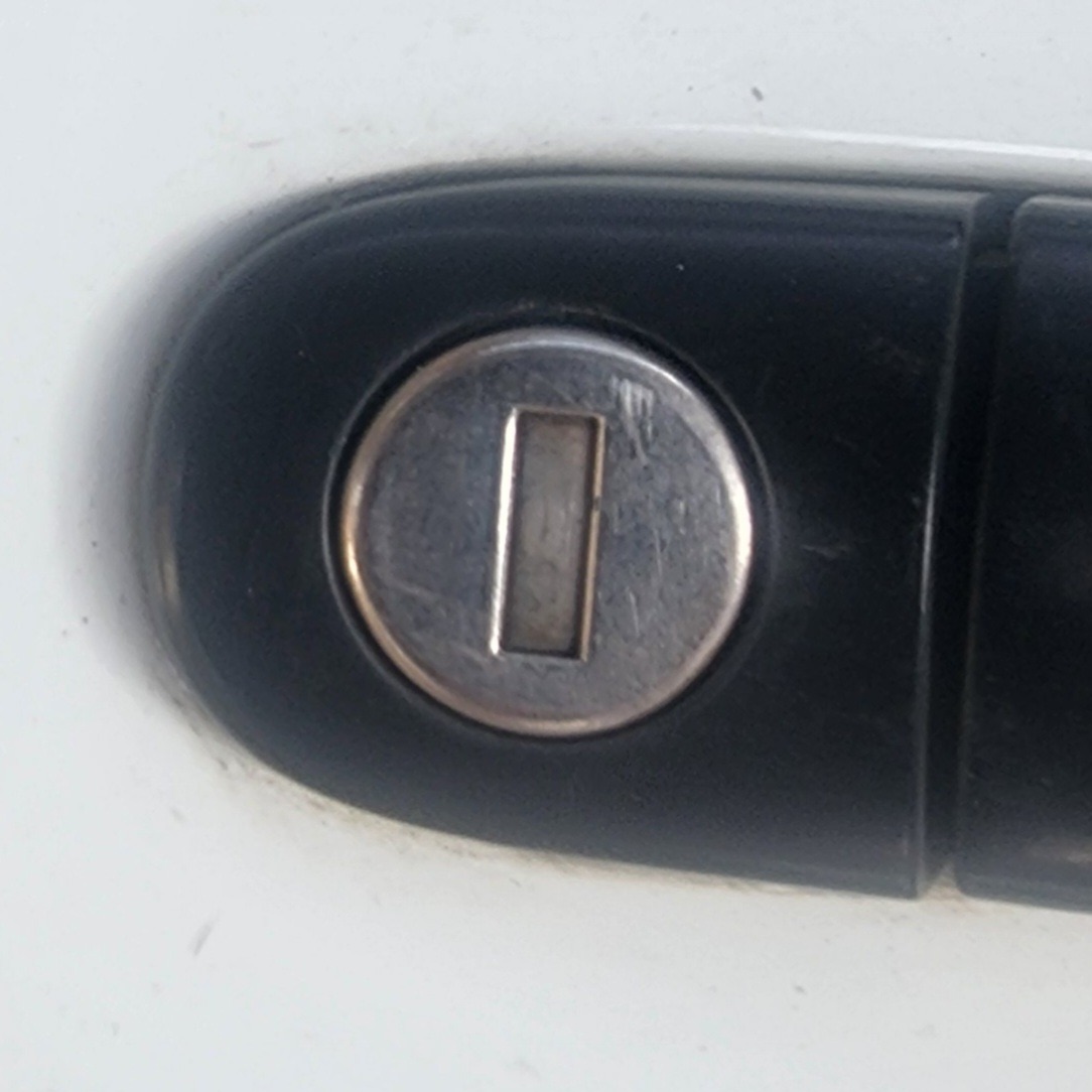 Polo Mk 6/7/New Vivo Right Front Handle End Piece