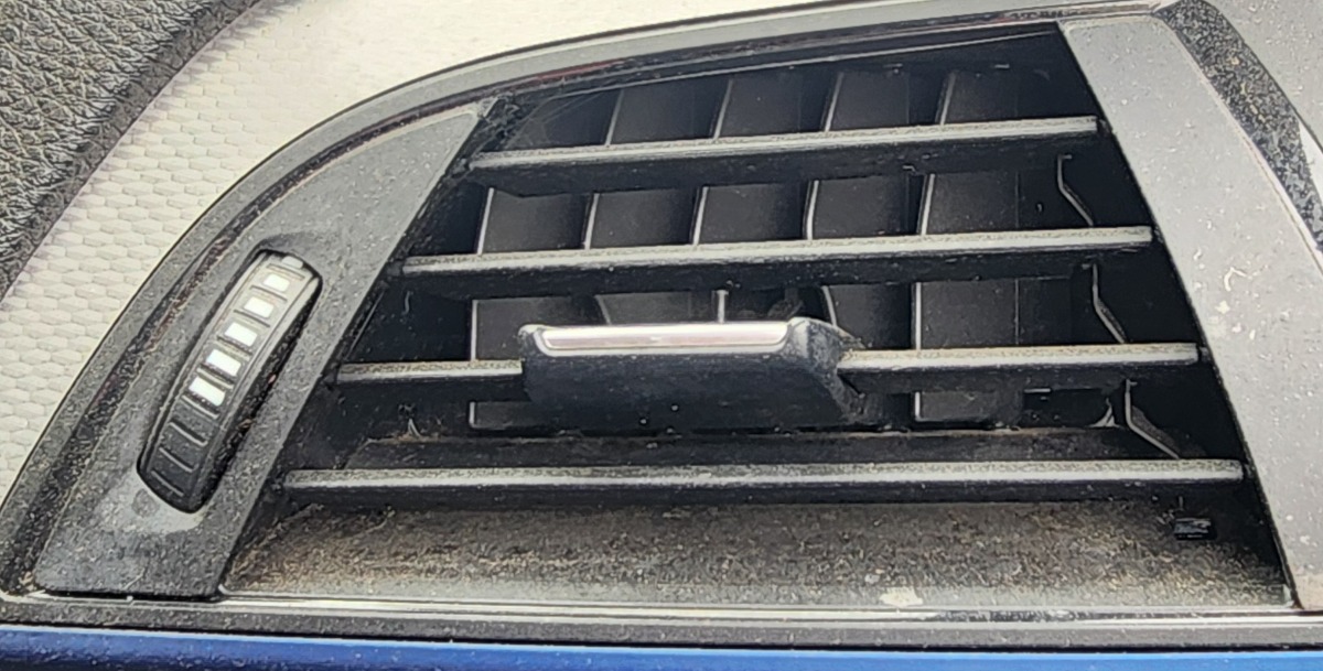 F22 RIGHT DASH VENT