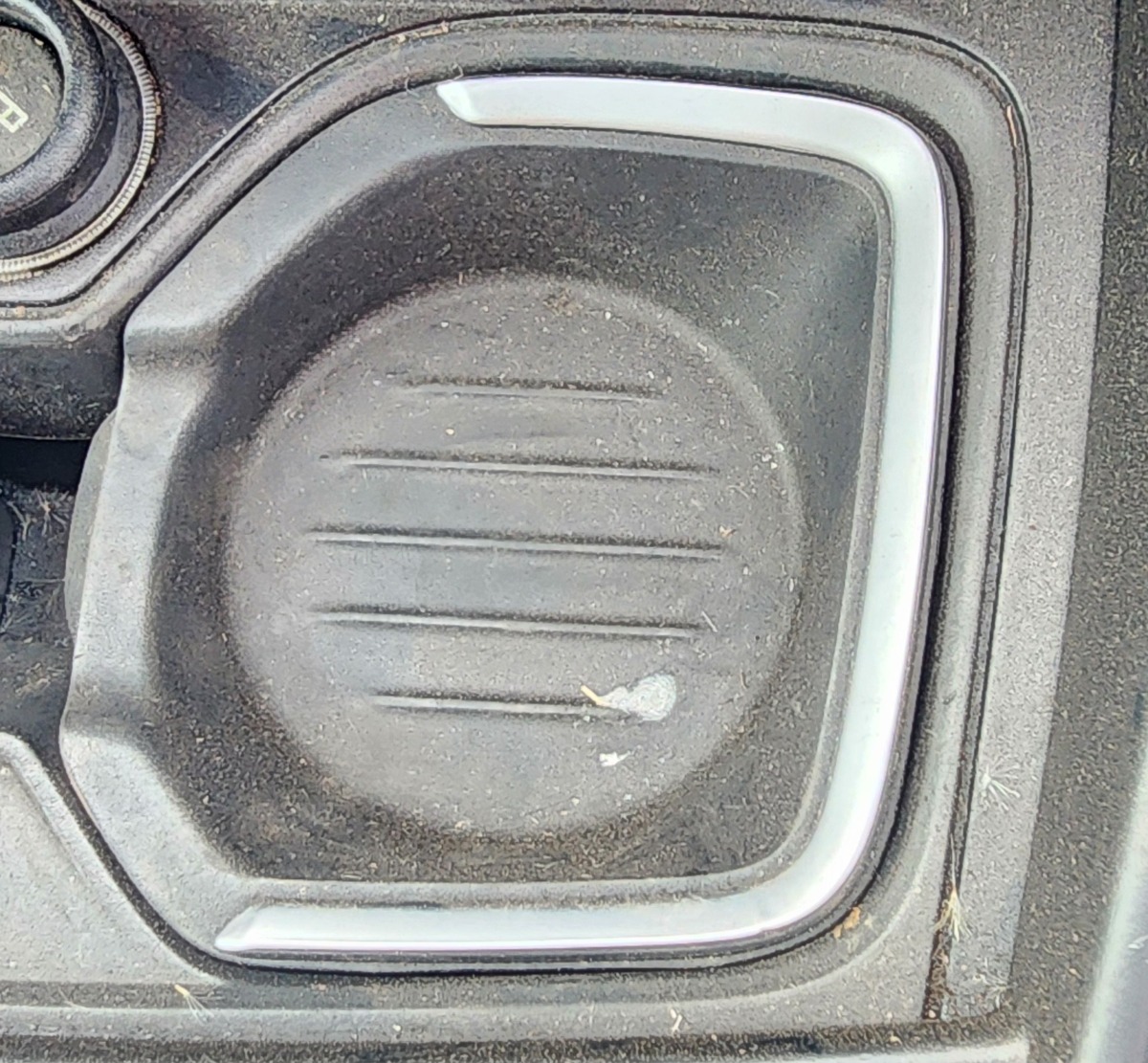 F22 RIGHT CUPHOLDER TRAY