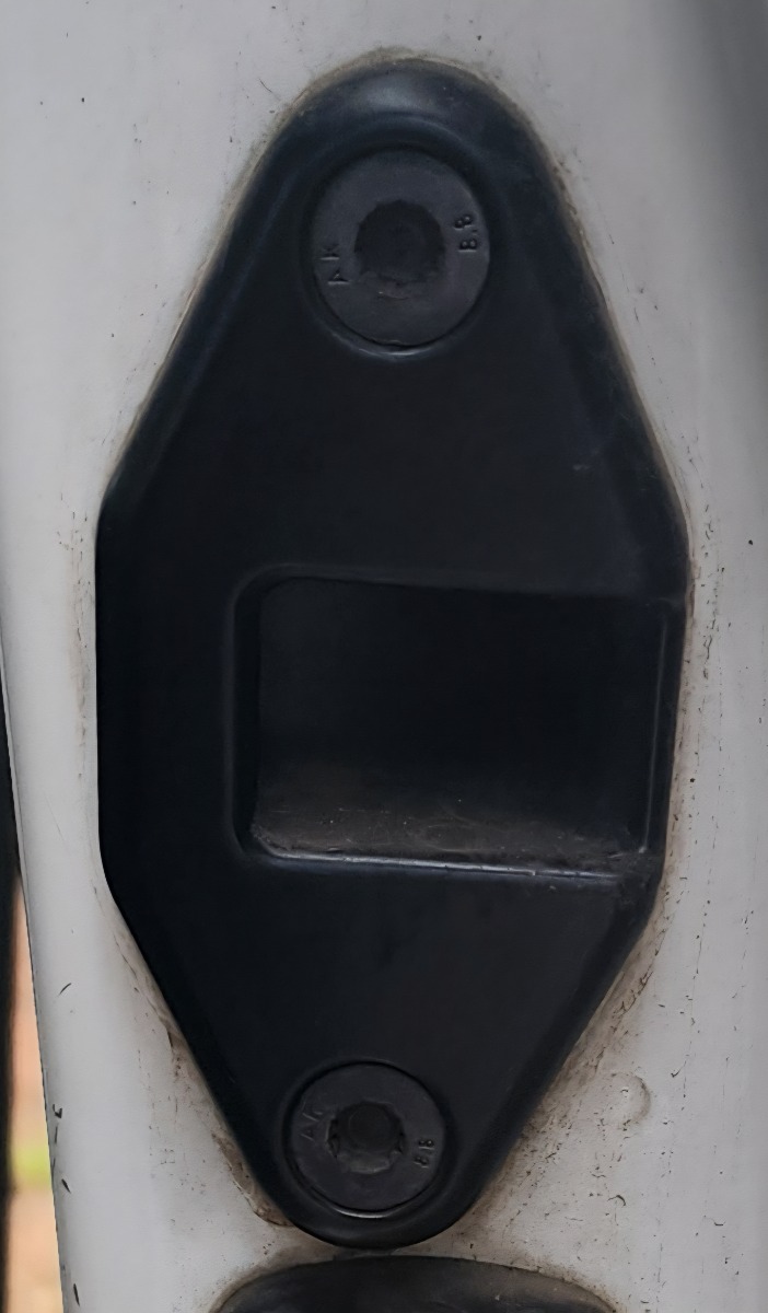 CADDY LEFT SLIDING RETAINER