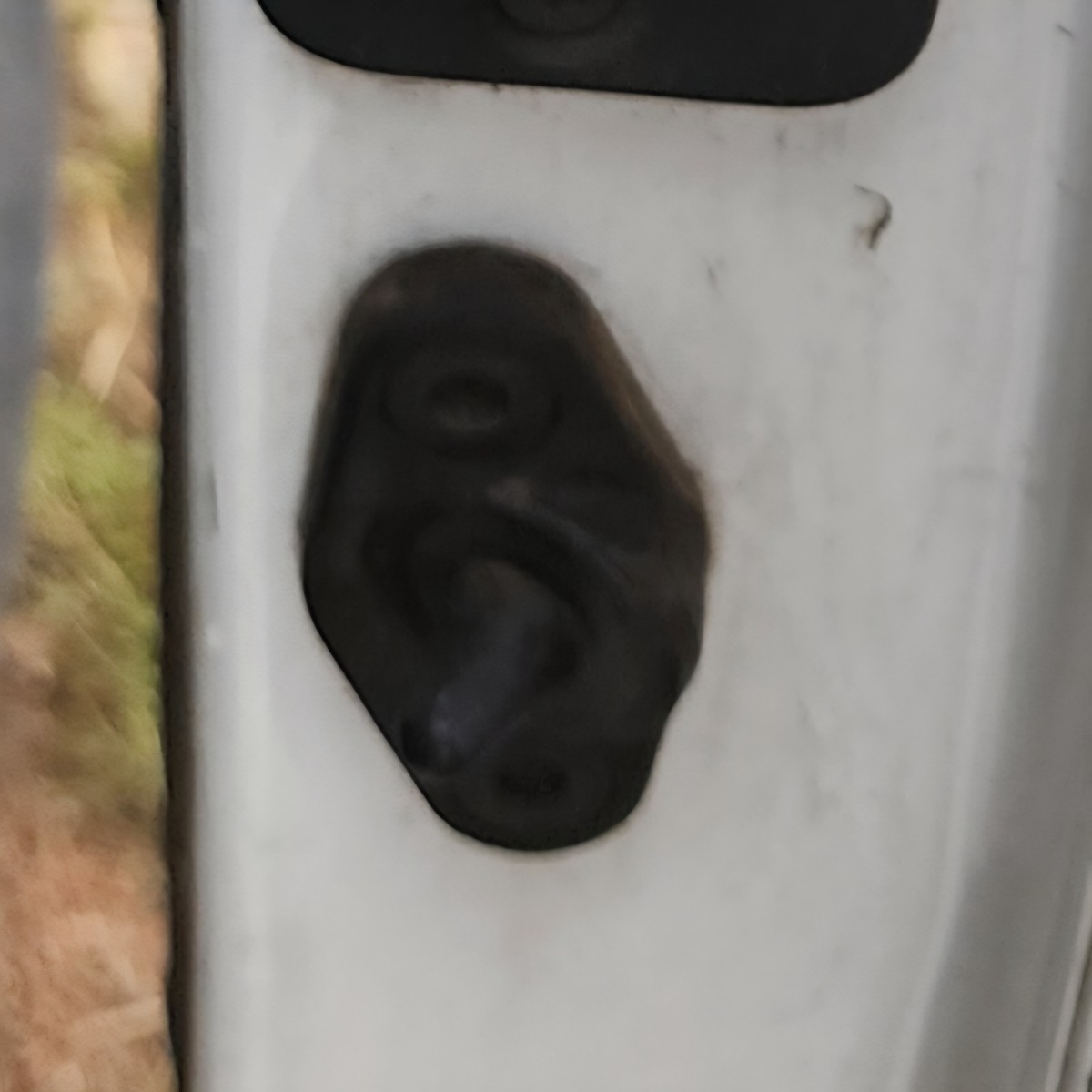 CADDY LEFT SLIDING RETAINING PLATE