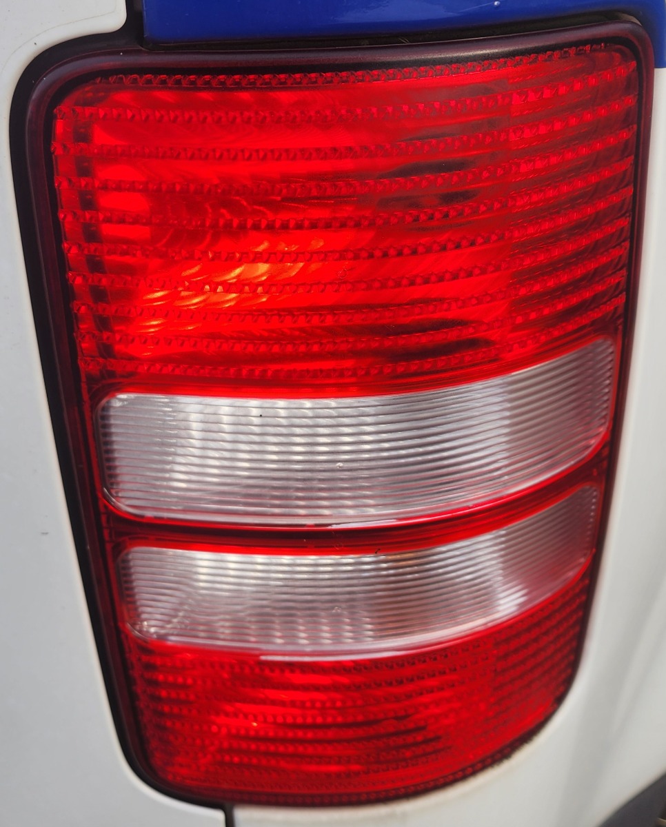 CADDY RIGHT TAILLIGHT