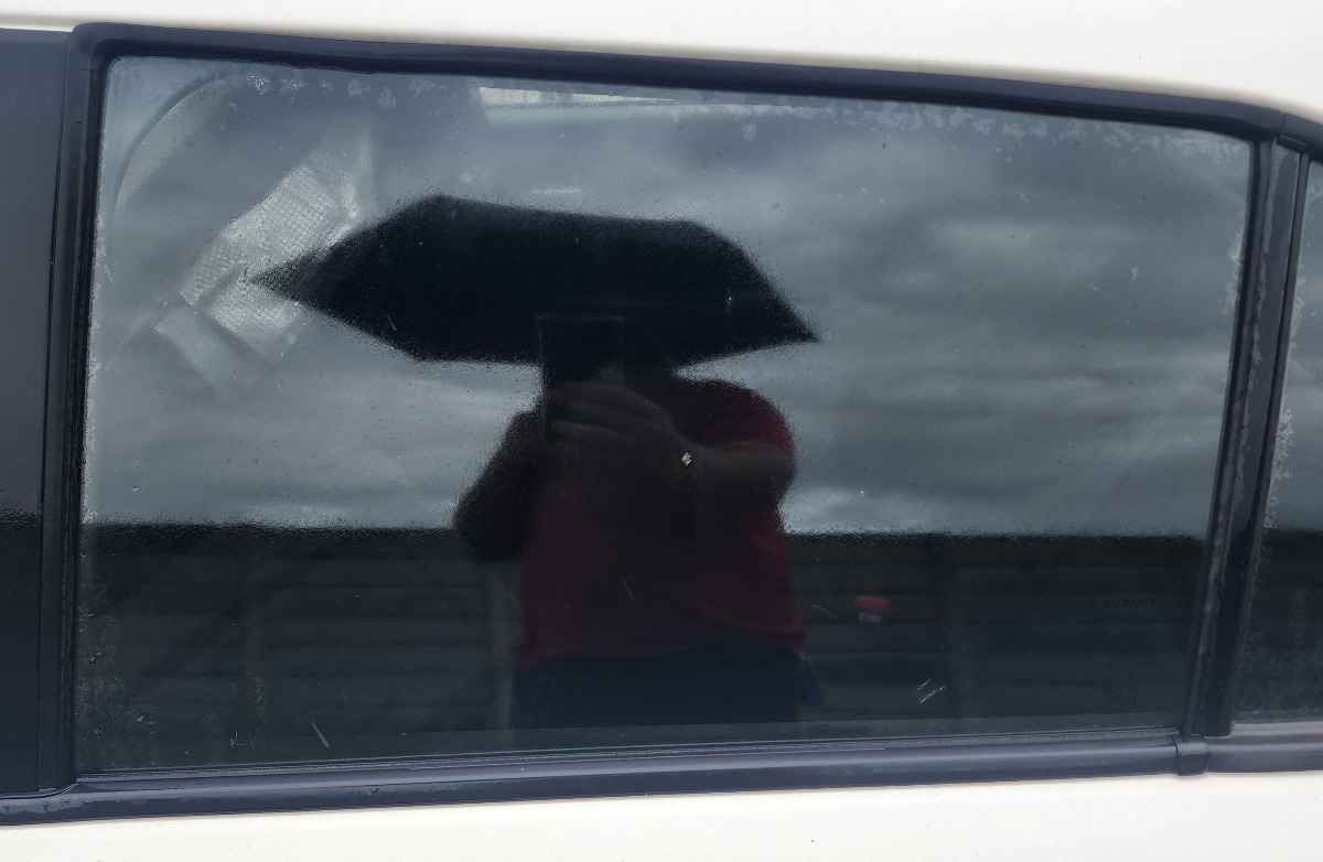 SWIFT LEFT REAR DOOR GLASS