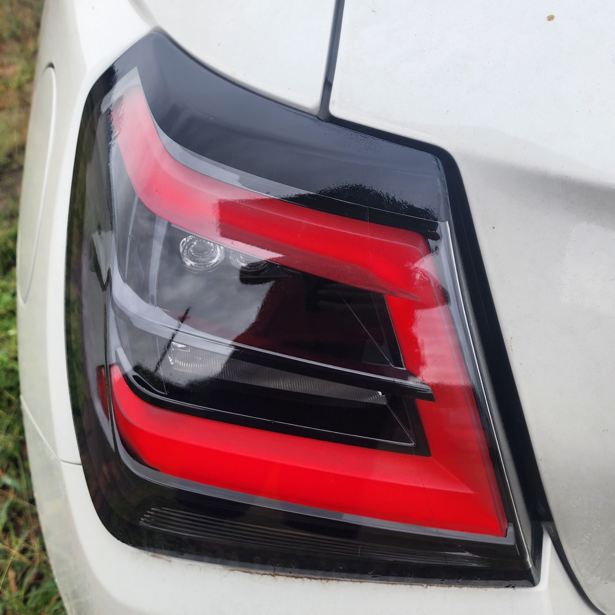 SWIFT LEFT TAILLIGHT