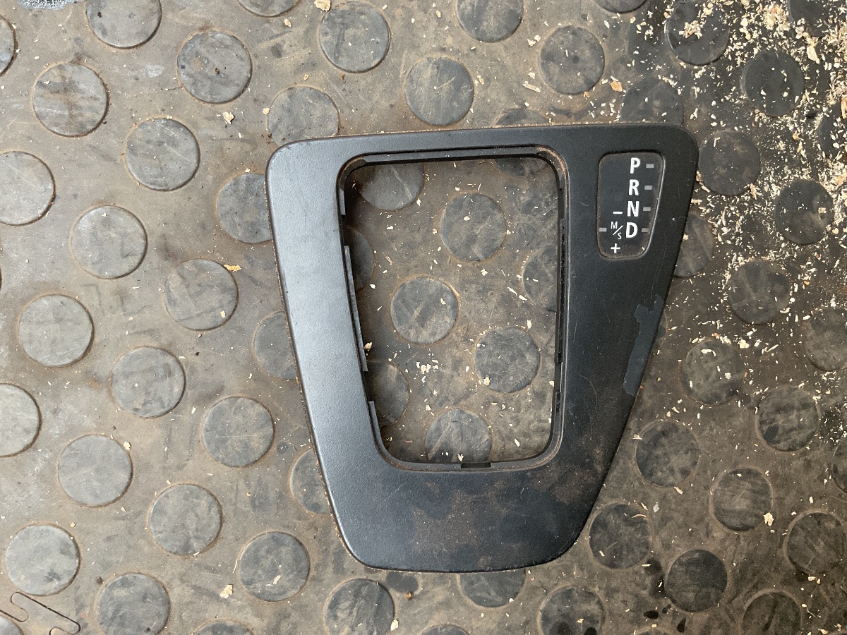 E90 GEARBOX COVER