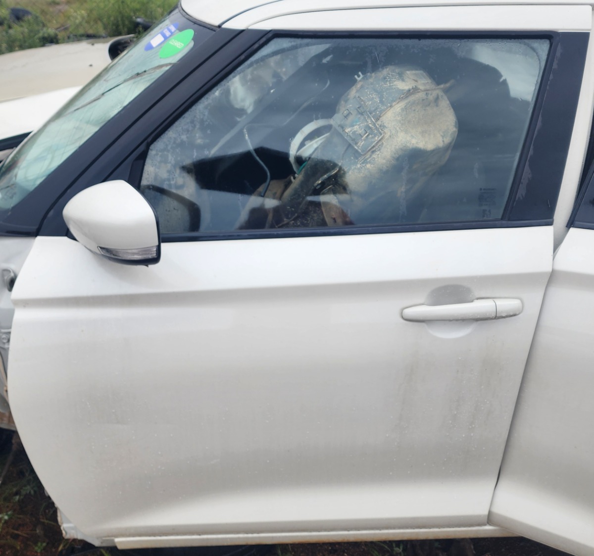SWIFT LEFT FRONT DOOR (SHELL)