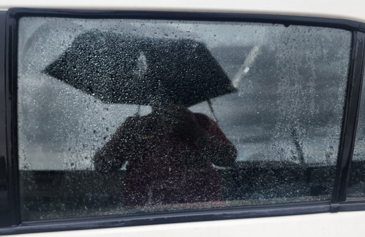 SWIFT LEFT REAR DOOR GLASS
