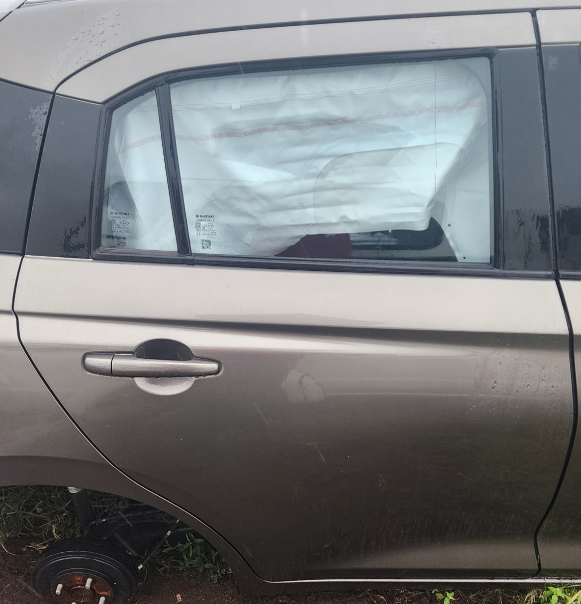 SWIFT RIGHT REAR DOOR (SHELL)