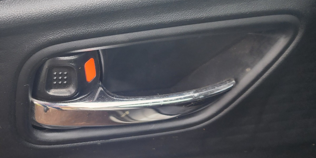 SWIFT LEFT REAR INNER HANDLE