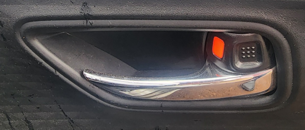 SWIFT RIGHT REAR INNER HANDLE
