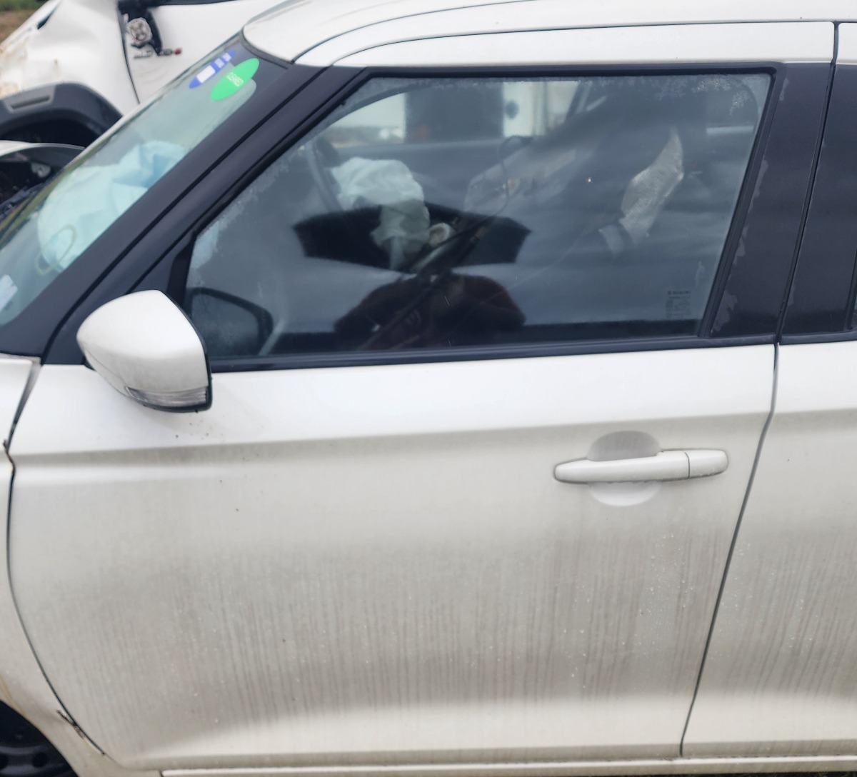 SWIFT LEFT FRONT DOOR (SHELL)