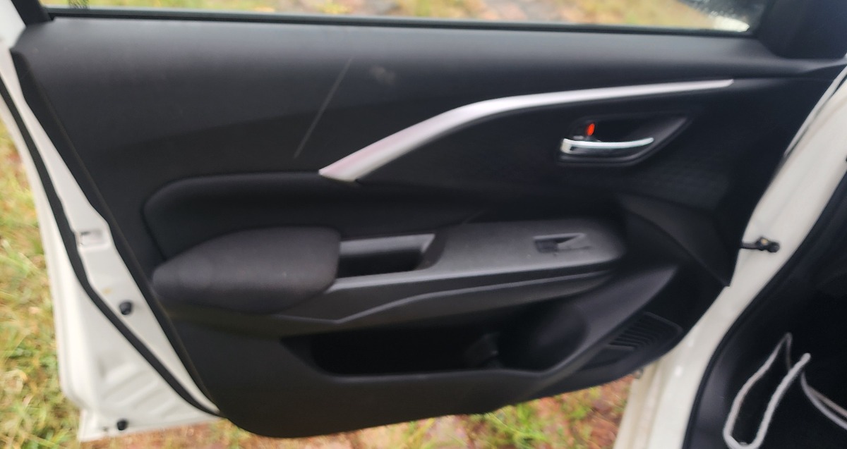 SWIFT LEFT FRONT DOOR PANEL