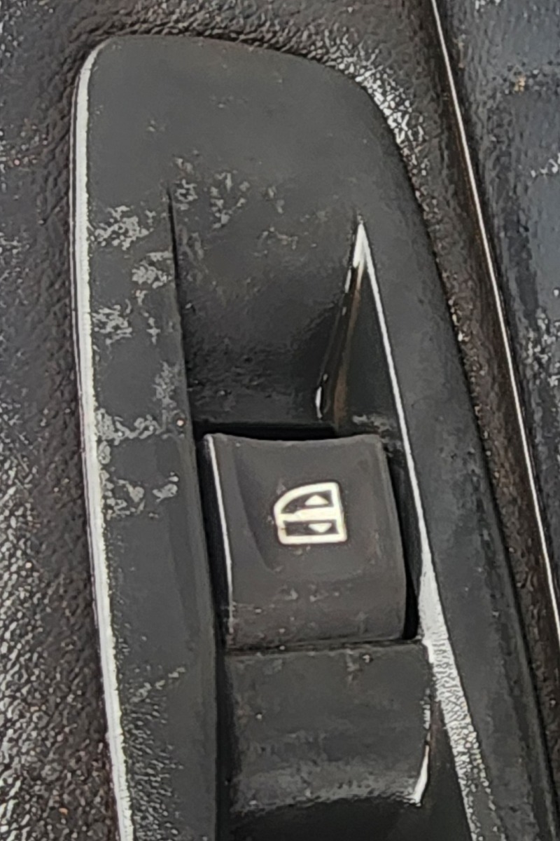 MEGANE 4 RIGHT REAR WINDOW SWITCH