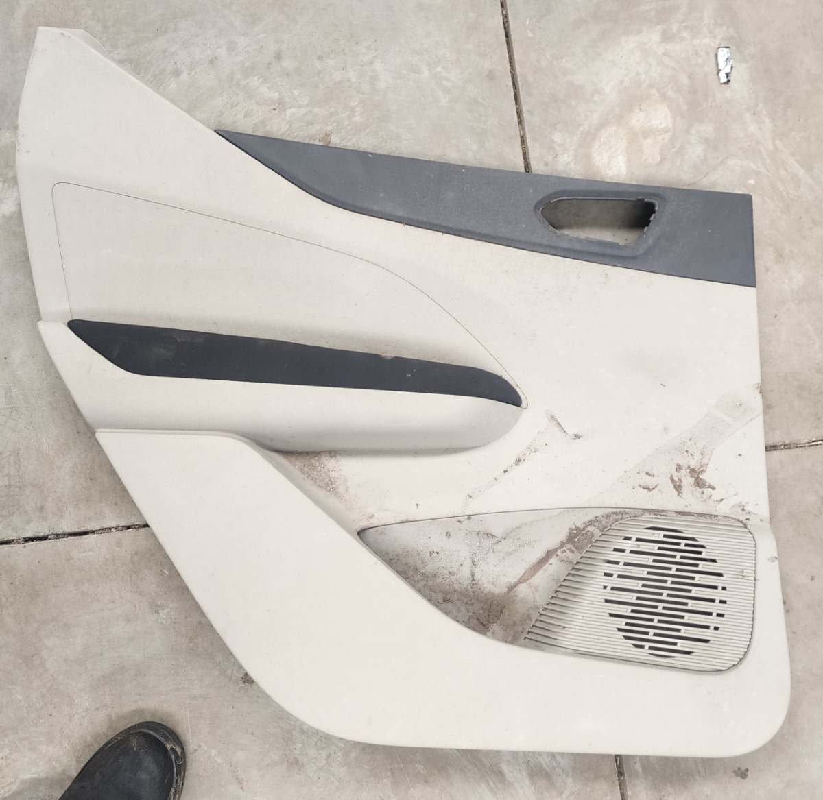 TRIBER LEFT REAR DOOR PANEL