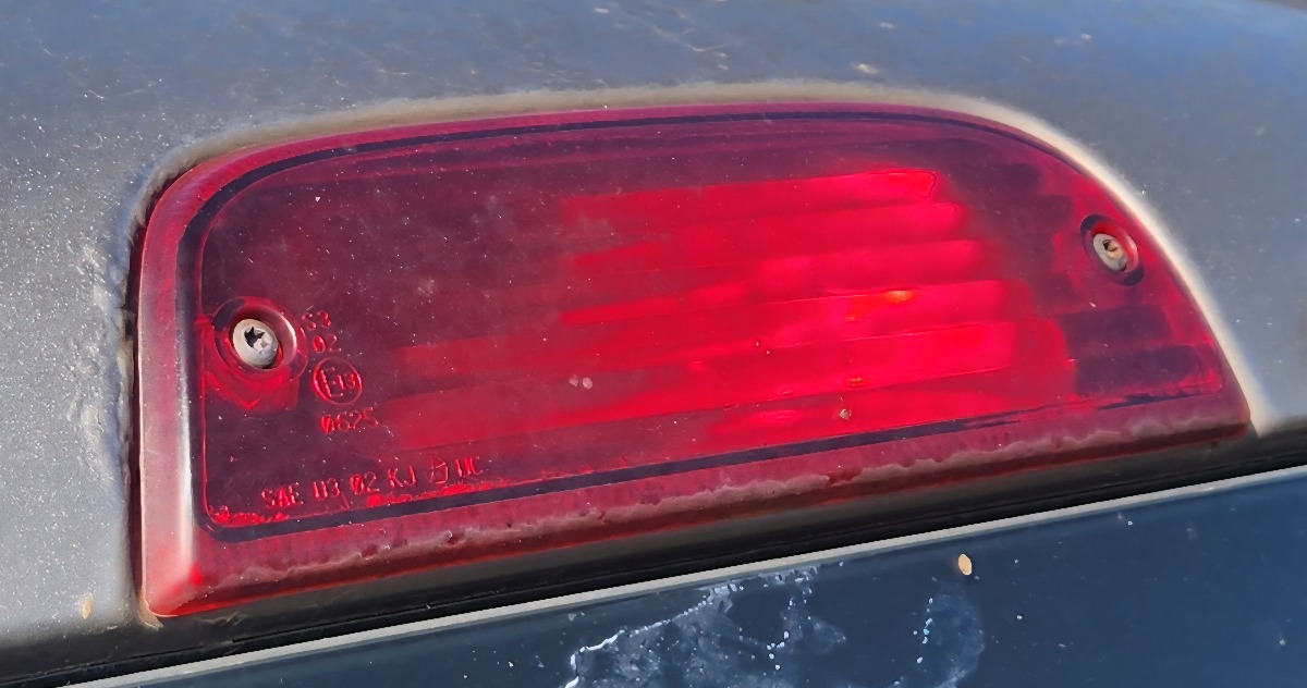 CHEROKEE 3RD BRAKE LIGHT