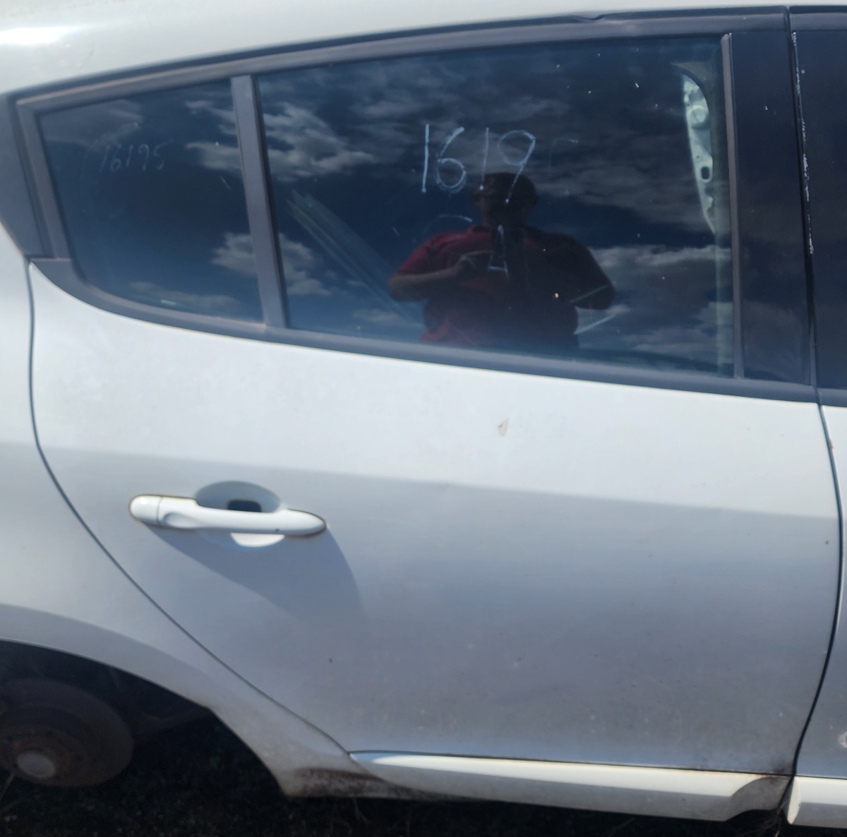 MEGANE 3 RIGHT REAR DOOR (SHELL)