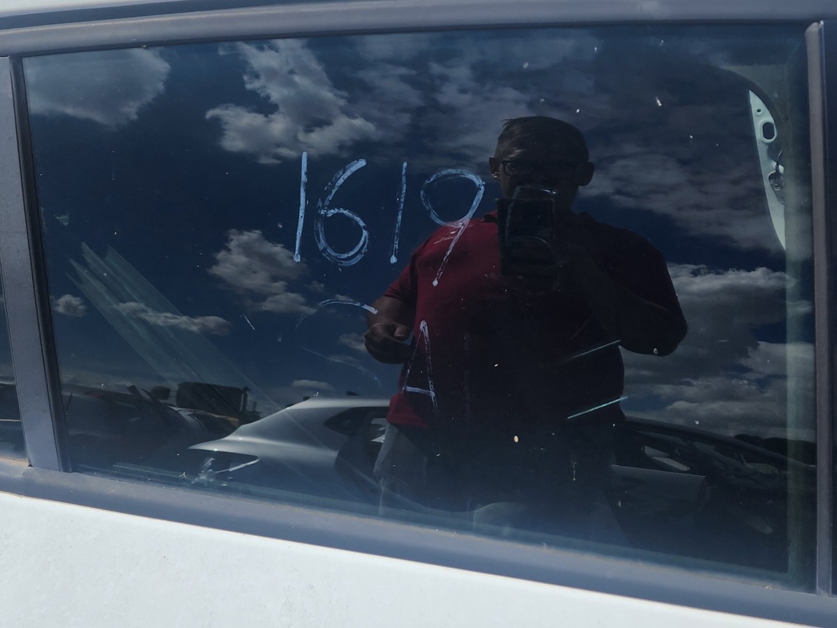 MEGANE 3 RIGHT REAR DOOR GLASS