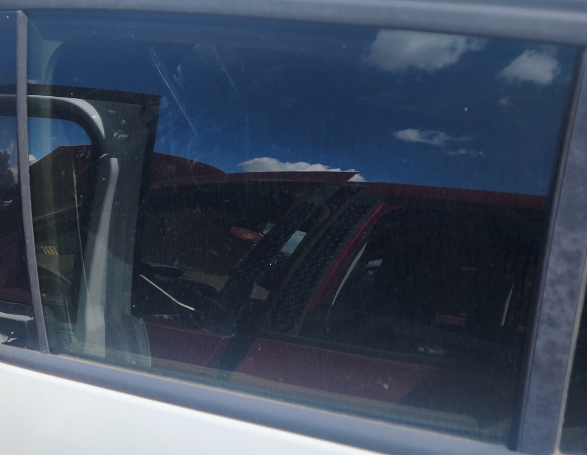 MEGANE 3 LEFT REAR DOOR GLASS
