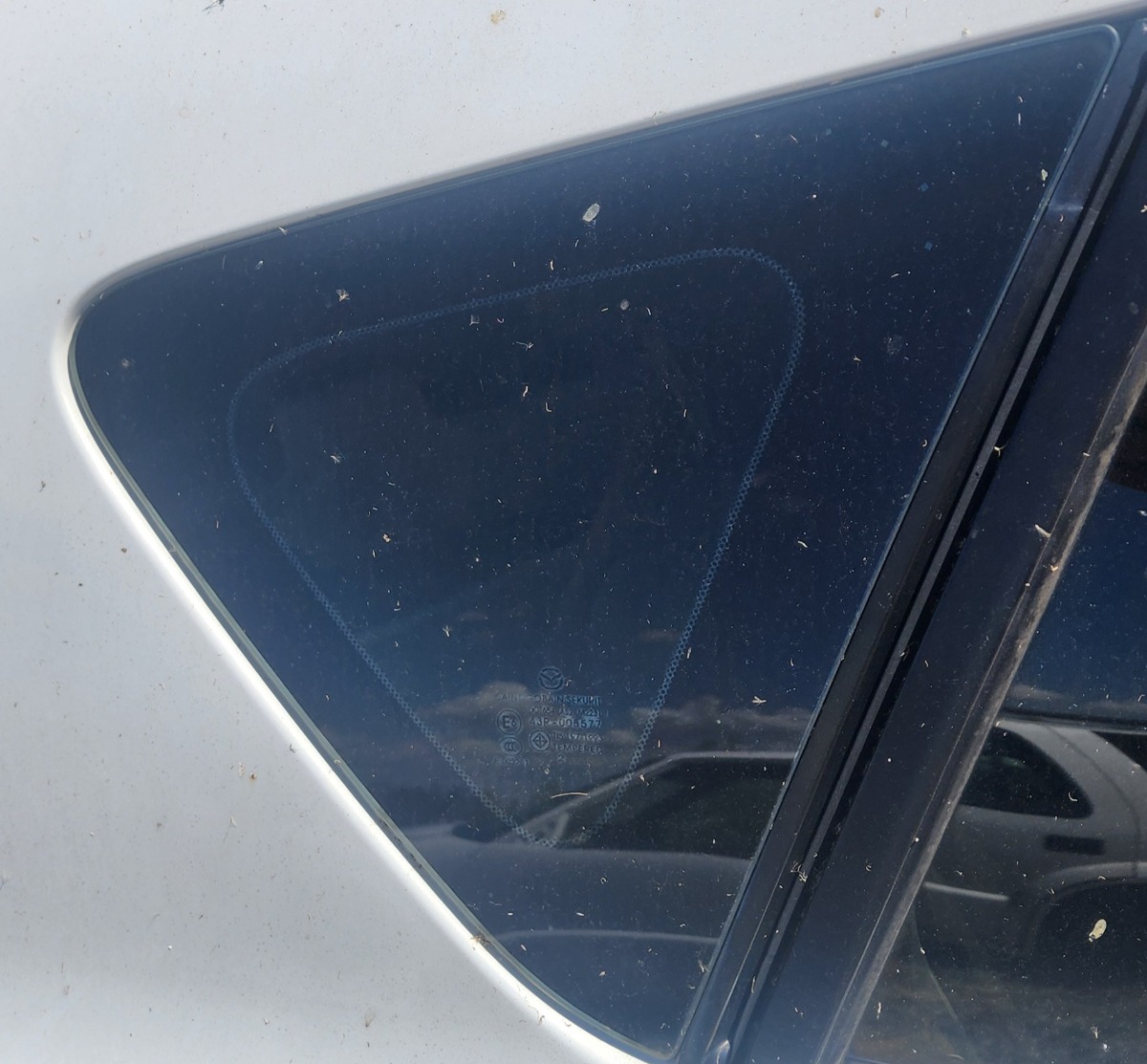 3 RIGHT REAR BODY GLASS