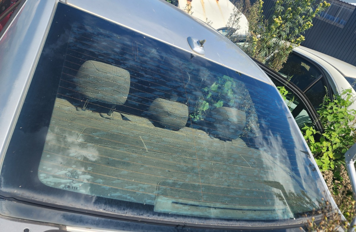 W212 REAR WINDSCREEN
