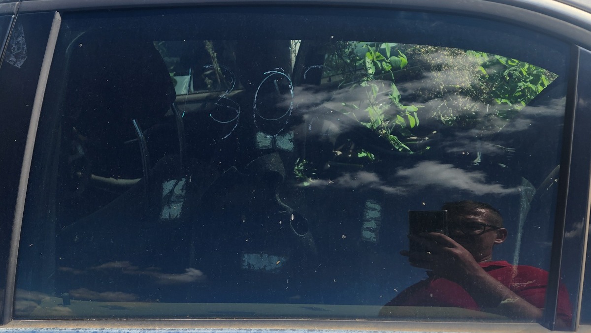 W212 LEFT REAR DOOR GLASS