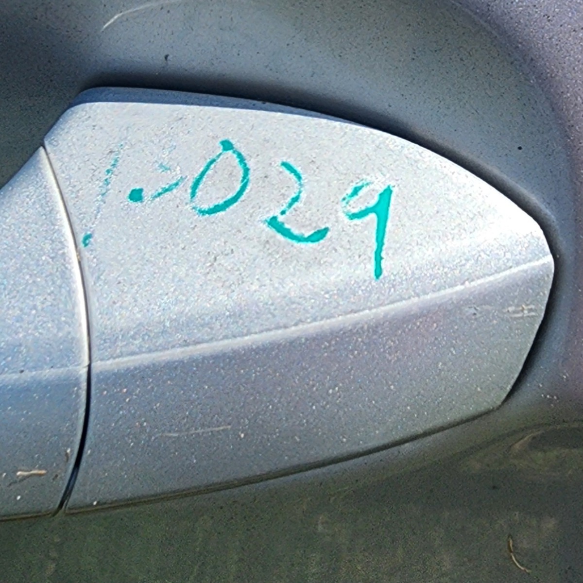 W212 LEFT FRONT HANDLE END PIECE